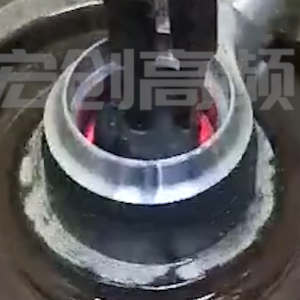 感應(yīng)淬火設(shè)備在對(duì)鋼鐵件進(jìn)行淬火回火的過(guò)程中，需要注意哪些方面？